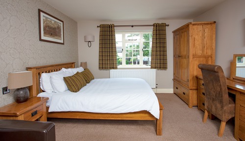 Chambre Double, salle de bains attenante