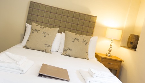 Chambre Simple, 1 lit une place, salle de bains attenante