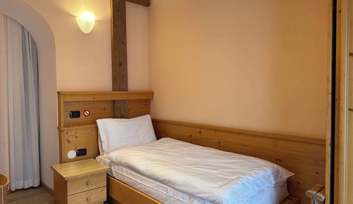 Chambre Standard, 2 lits une place, balcon, vue montagne