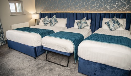 Chambre Familiale (2 Adults + 2 Children)