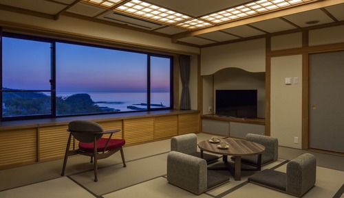 Chambre (High Floor Sunset Suite up to 8guests)
