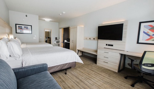 Suite, 2 grands lits (Communications, Mobil, Roll-In Shower)