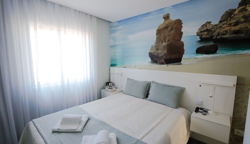 Chambre Standard Double ou avec lits jumeaux, vue partielle sur l'océan
