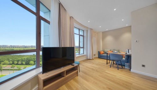 Chambre Standard, 1 très grand lit, vue fleuve