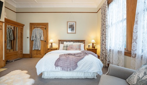 Chambre Luxe (McSkimmings Suite)