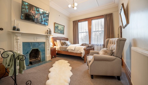 Chambre Supérieure (Iwi Katea Room)
