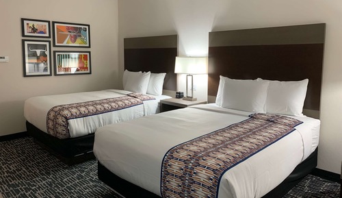Chambre, 2 grands lits, accessible aux personnes à mobilité réduite (Tub with Grab Bars)