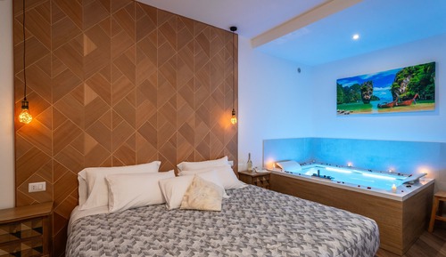 Suite Royale, bain à remous