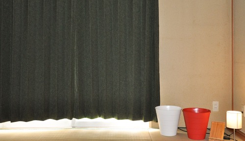Chambre, salle de bains commune