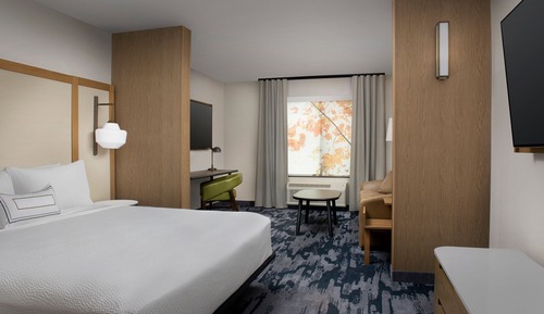 Suite, 1 très grand lit et 1 canapé-lit