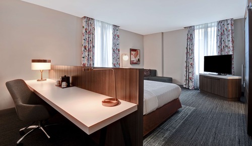 Chambre Deluxe, 1 très grand lit, accessible aux personnes à mobilité réduite (Roll-In Shower)