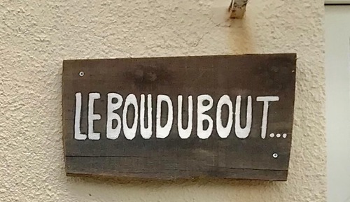 Maison, salle de bains attenante, vue cour intérieure (Leboudubout)
