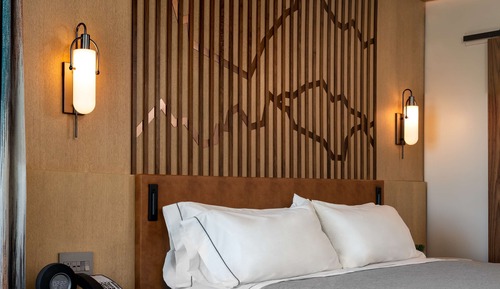 Chambre, 1 très grand lit (Mobility & Hearing, Roll-in Shower)