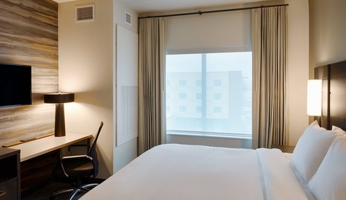 Chambre, 1 très grand lit (Mobility/Hearing Accessible, Tub)