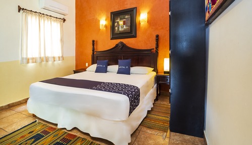 Chambre Supérieure (1 King Bed)