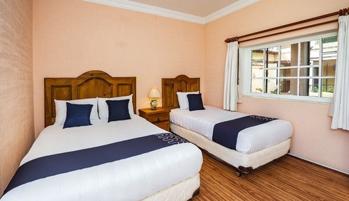 Chambre Familiale, plusieurs lits, accessible aux personnes à mobilité réduite (2 Single Beds)
