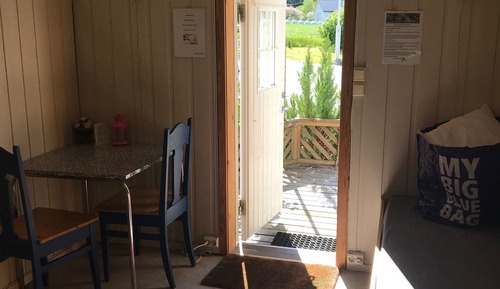 Cabane, salle de bains commune