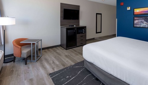 Chambre, 1 très grand lit, non-fumeurs
