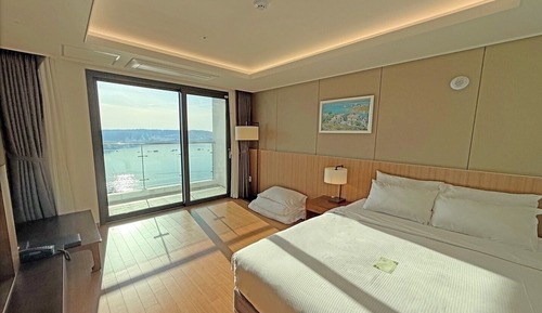 Premier Ondol Double Ocean - Rooftop Zipline for 2