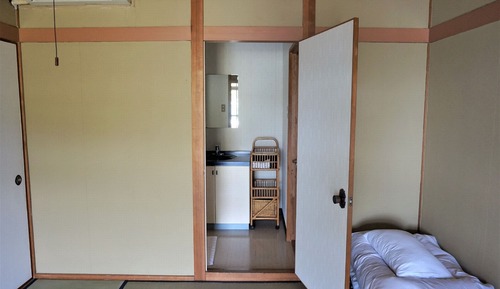 Chambre, non-fumeurs (Japanese Western, No.1)