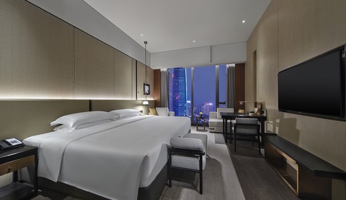 Chambre Classique, 1 très grand lit, accès salon affaires (High Floor)