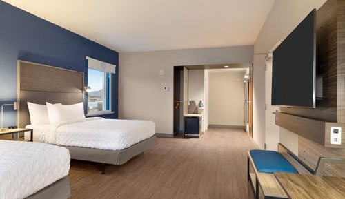 Chambre, 2 grands lits, accessible aux personnes à mobilité réduite, baignoire (Mobility & Hearing)