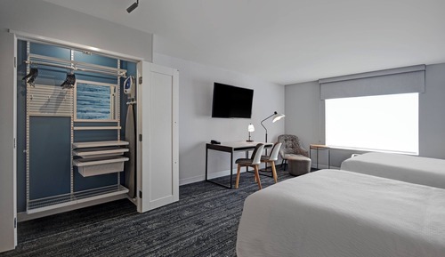Studio, 2 grands lits (Mobility/Hearing Accessible, Tub)