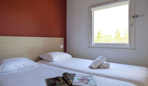 Chambre Standard, 2 lits une place