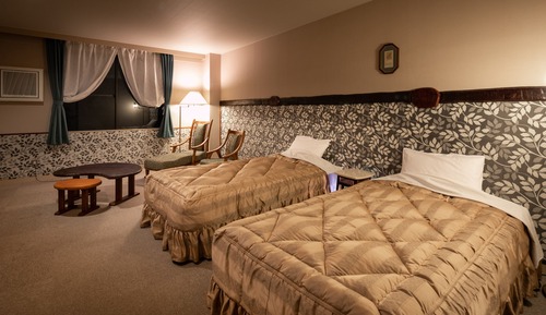 Chambre Standard avec lits jumeaux, non-fumeurs (With an Extra Bed)