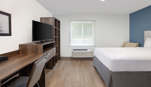 Suite, 1 grand lit, accessible aux personnes à mobilité réduite, non-fumeurs (Roll-In Shower)