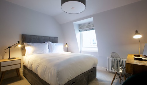 Chambre Double Standard, 1 grand lit, non-fumeurs (third floor)