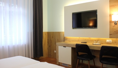 Chambre Simple, 1 lit double, non-fumeurs