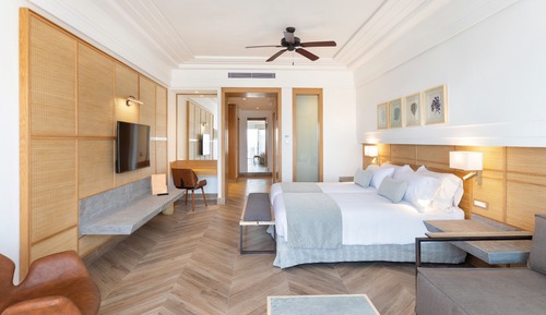 Chambre Double Standard, balcon, vue partielle sur la mer