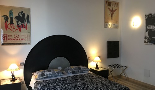 Chambre Double ou avec lits jumeaux (Music)