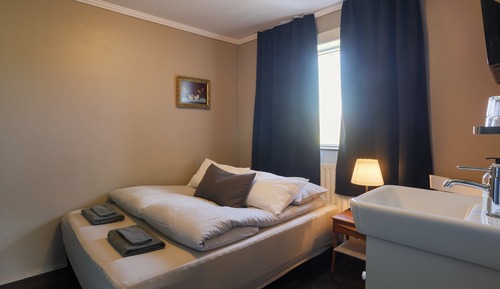 Chambre Double Standard, salle de bains commune