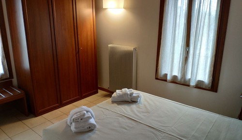 Chambre Standard Double ou avec lits jumeaux, salle de bains privée