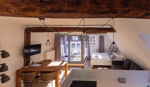 Suite Studio (406)