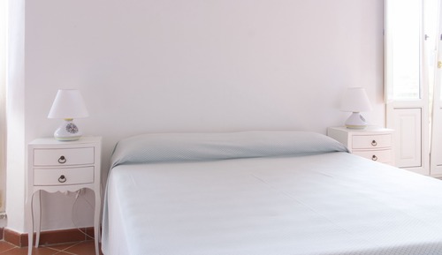 Studio Supérieur, vue partielle sur la mer