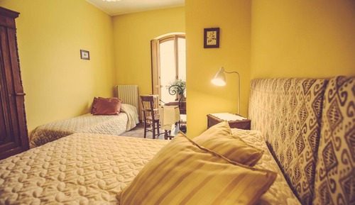 Chambre Triple, salle de bains privée (External )