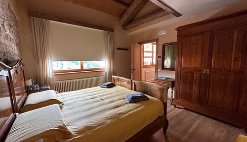 Chambre Double Tradition, 1 très grand lit, vue montagne (one)