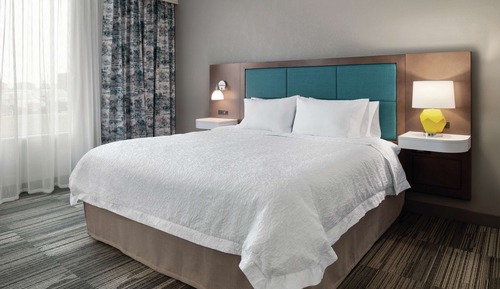 Chambre, 1 très grand lit, accessible aux personnes à mobilité réduite