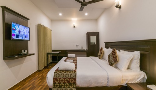 Chambre Double Tradition, 1 très grand lit, accessible aux personnes à mobilité réduite, fumeurs