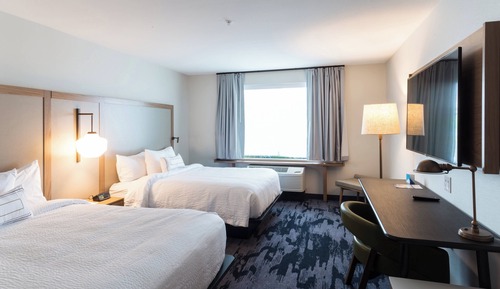 Chambre, 2 grands lits, vue ville