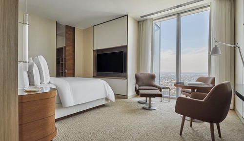 Chambre « Premier », 1 très grand lit, accessible aux personnes à mobilité réduite (Landmark)