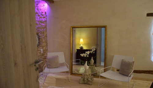 Chambre Double, 1 très grand lit, bain à remous