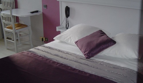 Chambre Double Affaires, 1 lit double, salle de bains privée