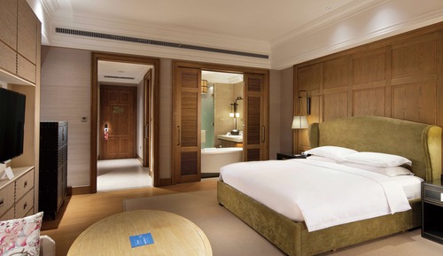 Chambre Deluxe, 1 très grand lit, balcon
