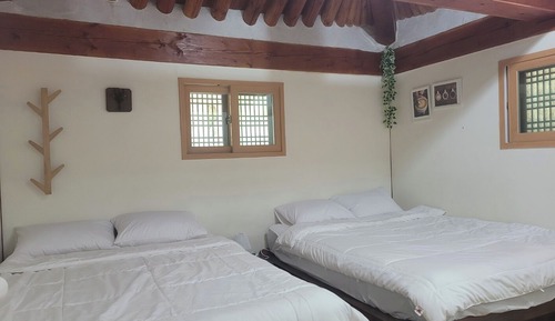 Chambre Deluxe (Seomchorong, 2nd Floor)