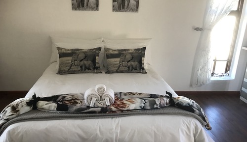 Cottage Deluxe, 1 grand lit, salle de bains attenante, rez-de-chaussée