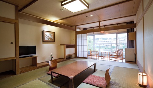 Chambre, salle de bains commune (Japanese Style)